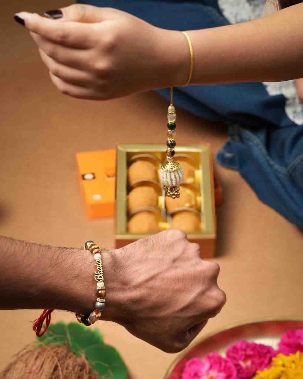 Amantra Dhan Yog Rakhi (Bhaia Bhabhi Combo)