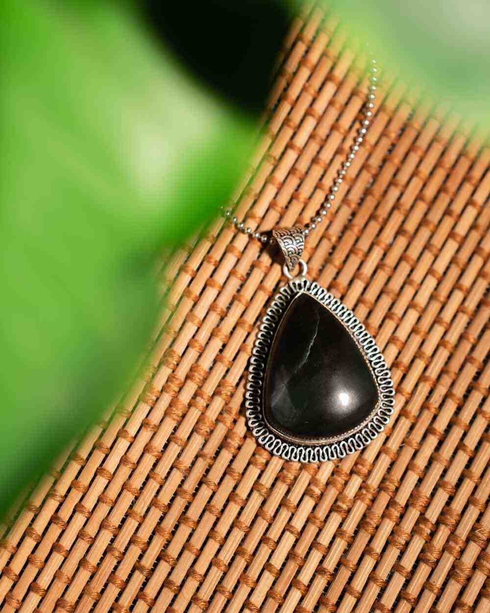Amantra Serpentine Pendant