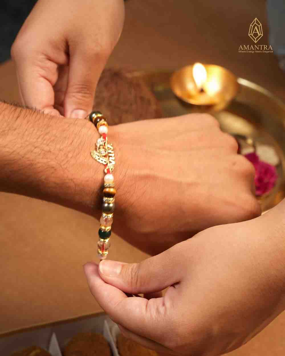 Amantra Dhan Yog Rakhi (Veera)