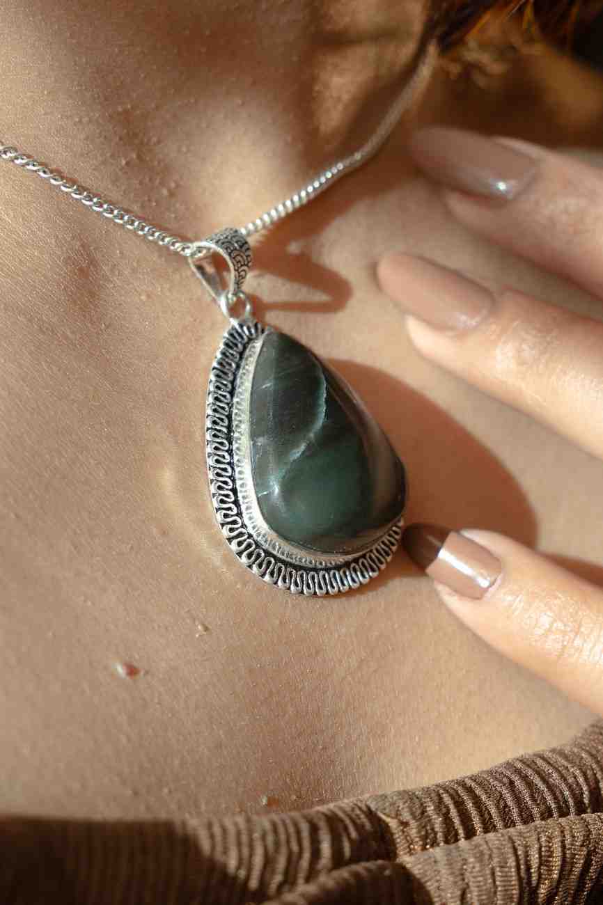 Amantra Serpentine Pendant